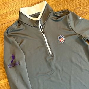 Barefoot Wine NFL Nike Ladies Dri-FIT Stretch 1/2-Zip Cover-Up Gray Thumb Holes‎
